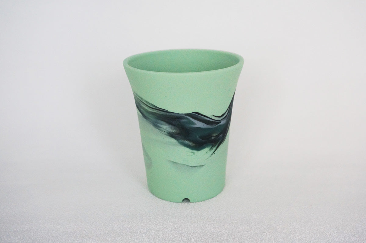 082 反りカップ植木鉢