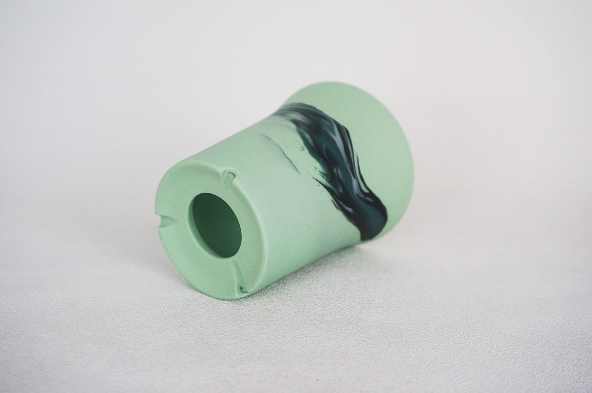 082 反りカップ植木鉢