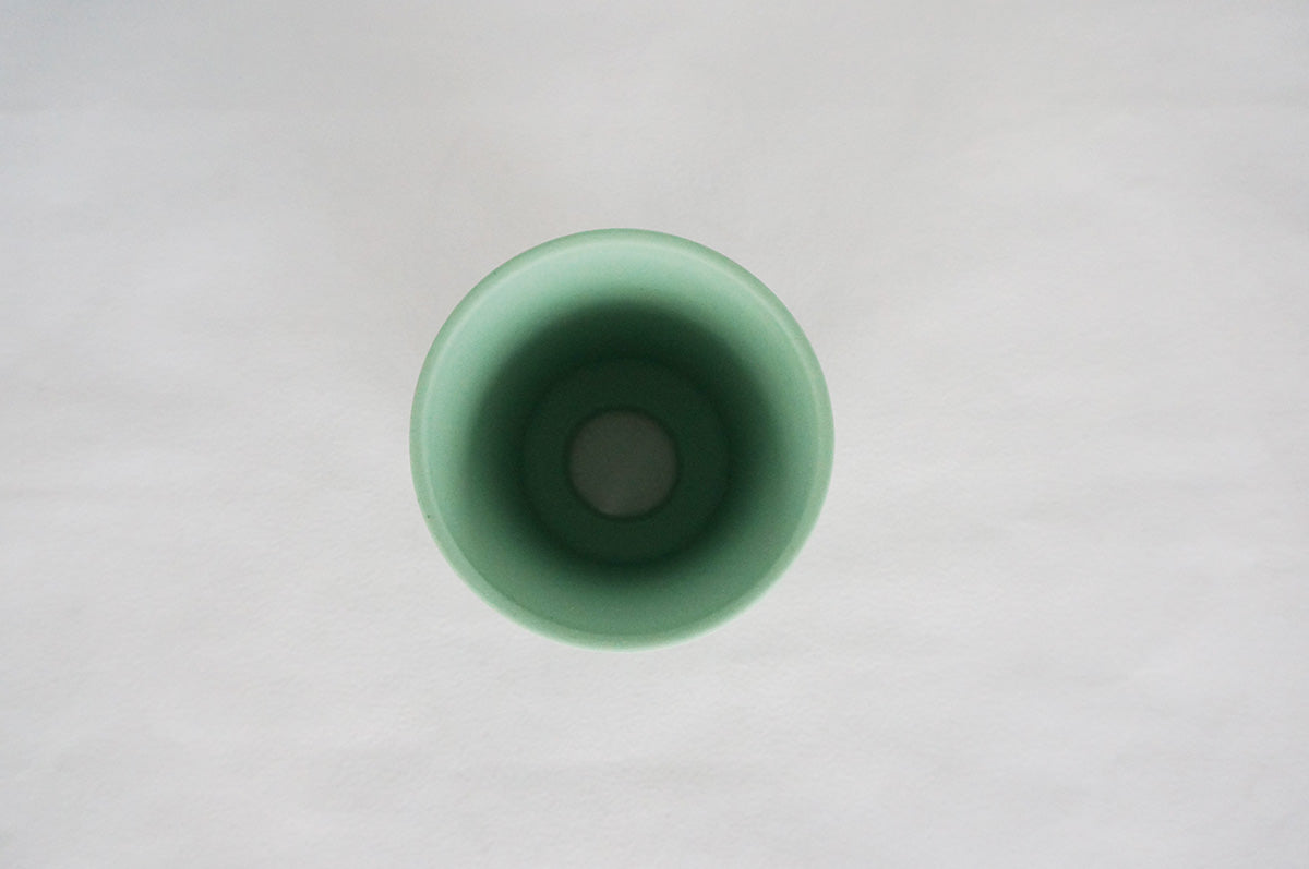 082 反りカップ植木鉢