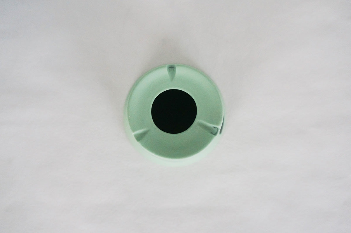 082 反りカップ植木鉢