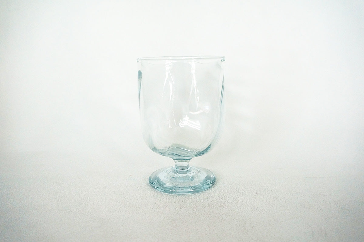 083 黒豆irodori Blue ゆらり台付グラス（300ml）