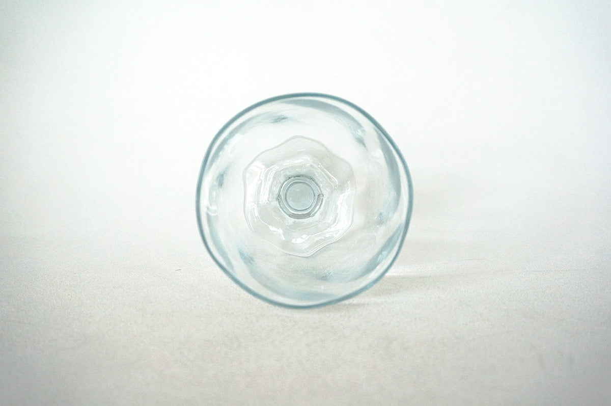 083 黒豆irodori Blue ゆらり台付グラス（300ml）