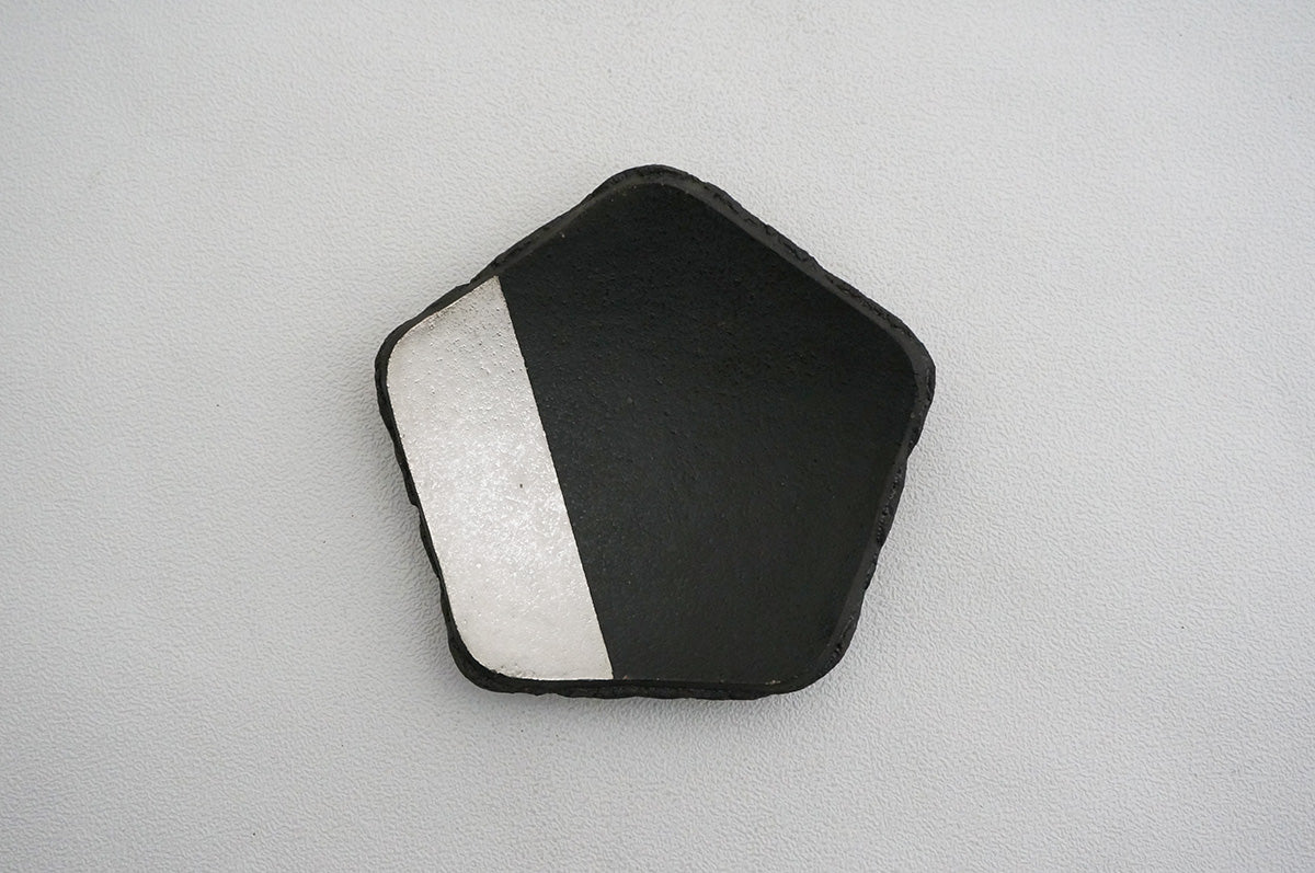 87 銀彩五角皿（ツートン）