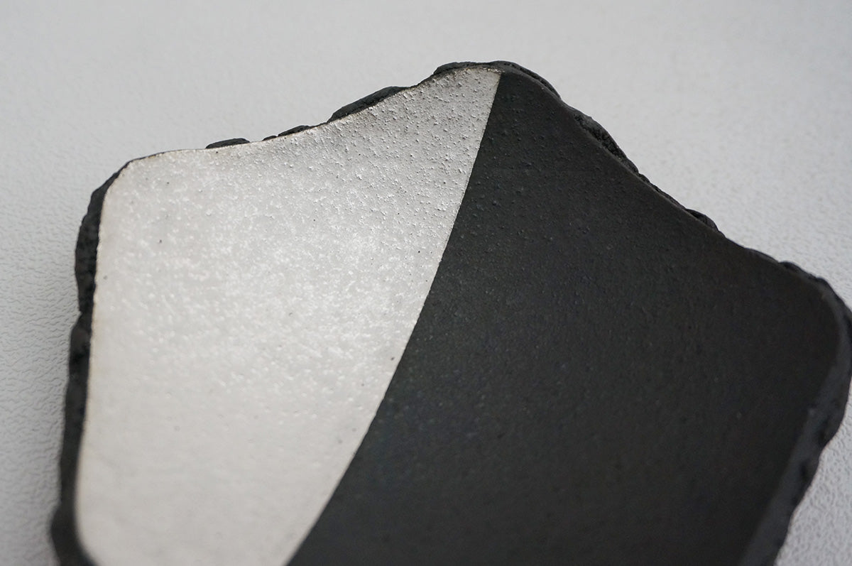 87 銀彩五角皿（ツートン）