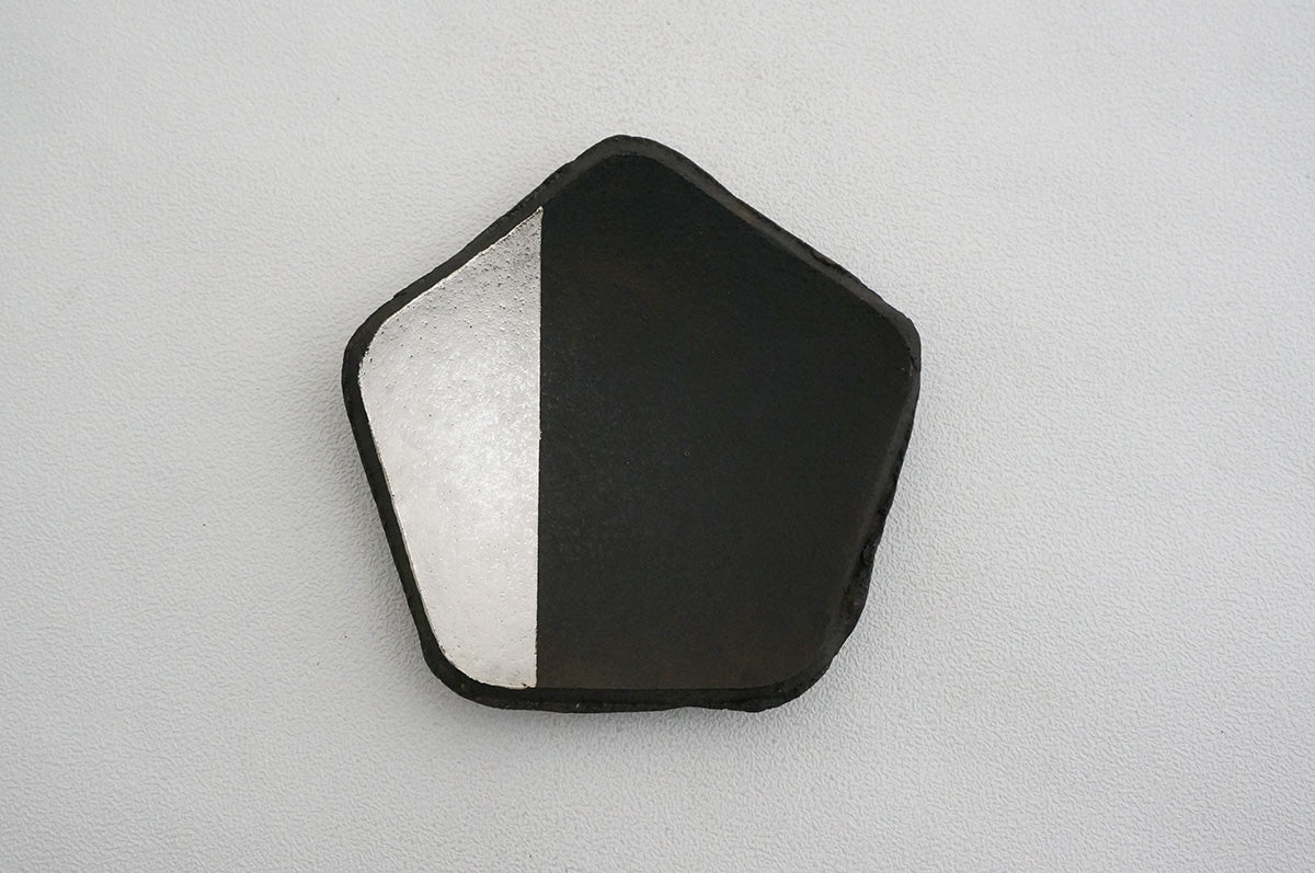 87 銀彩五角皿（ツートン）