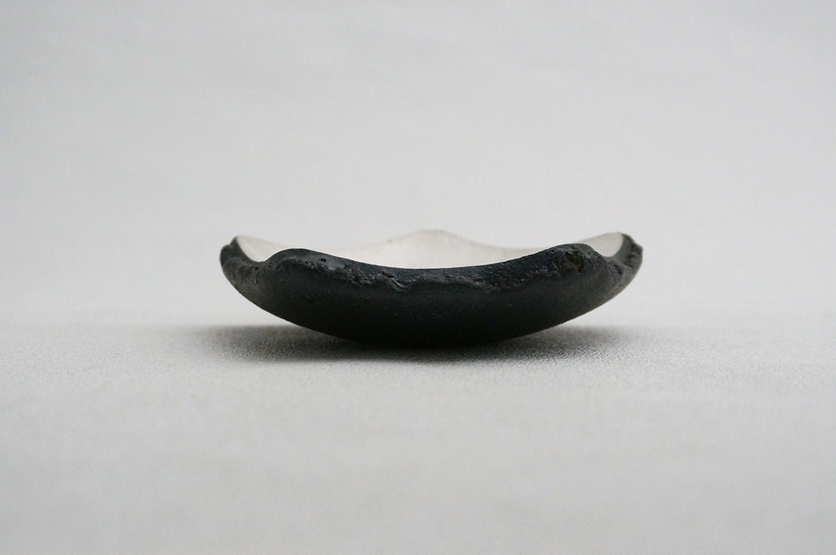 88 銀彩五角皿（釉彩）