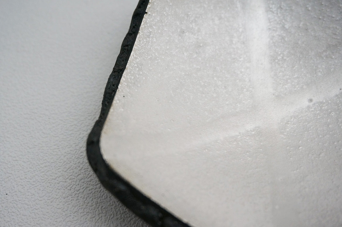 88 銀彩五角皿（釉彩）