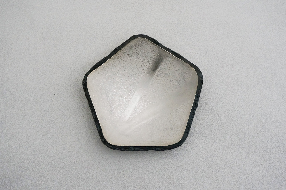 88 銀彩五角皿（釉彩）