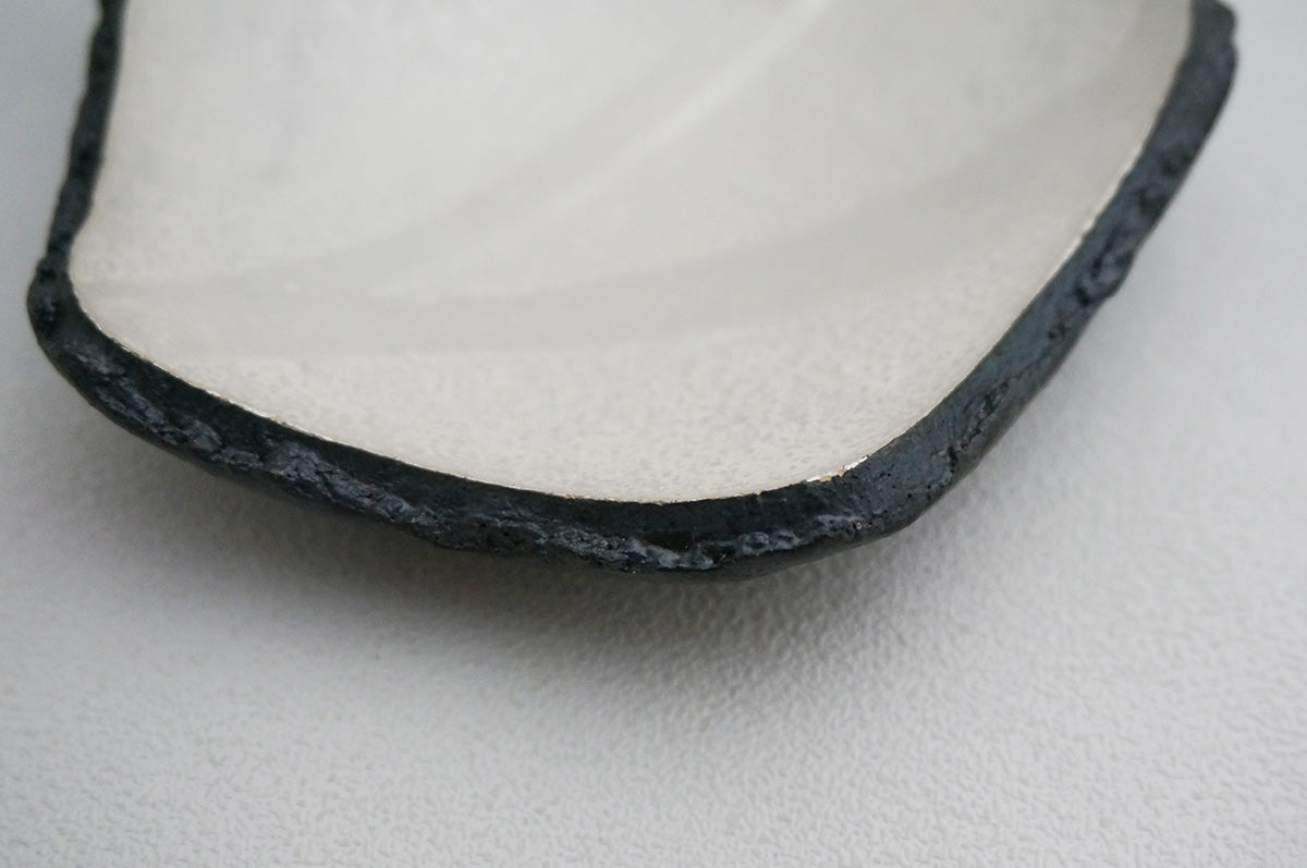 88 銀彩五角皿（釉彩）