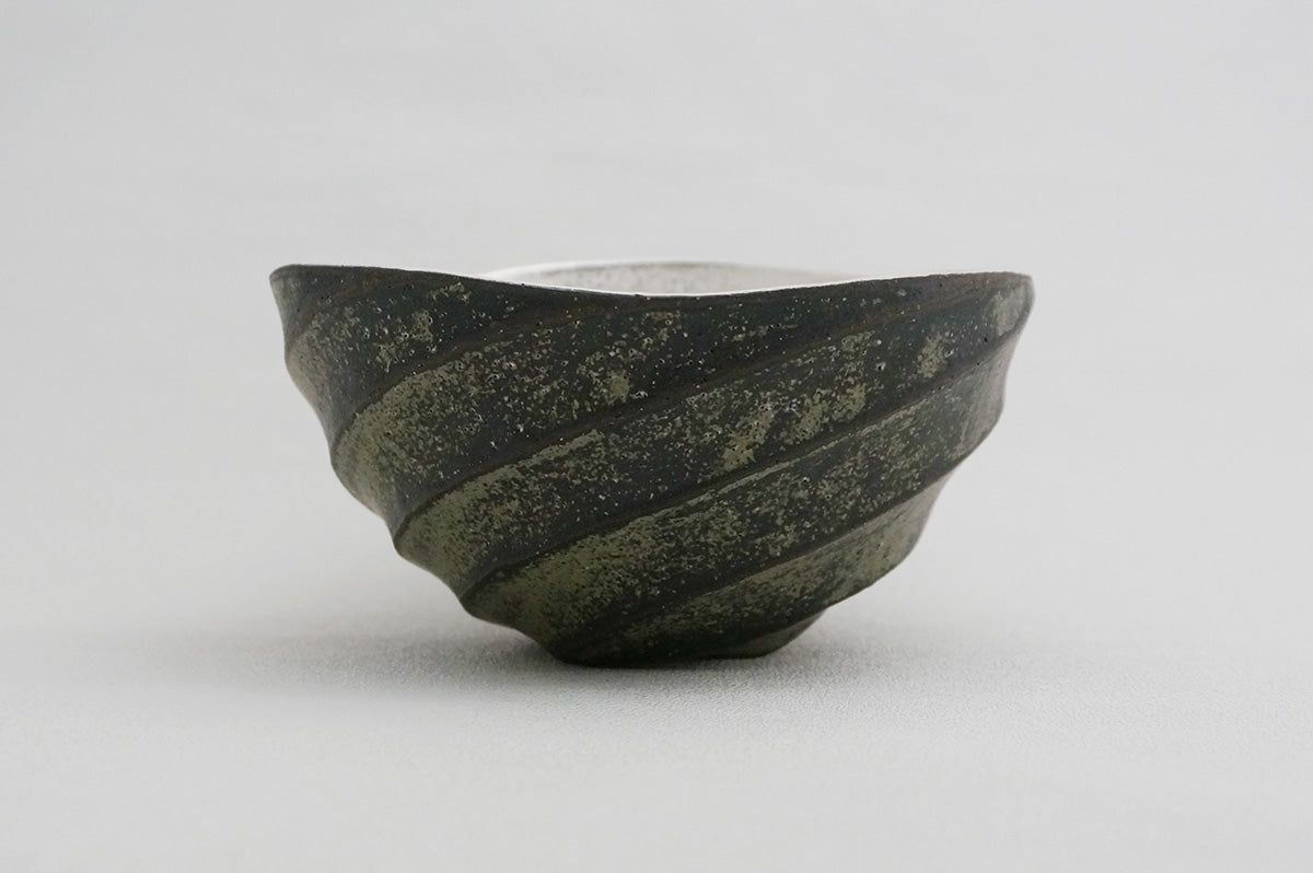 95 炭化 Spiral 銀彩ボウル