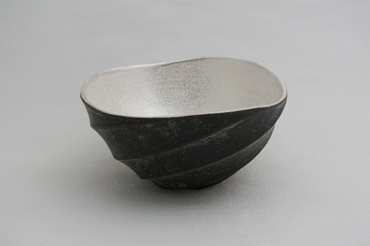 95 炭化 Spiral 銀彩ボウル
