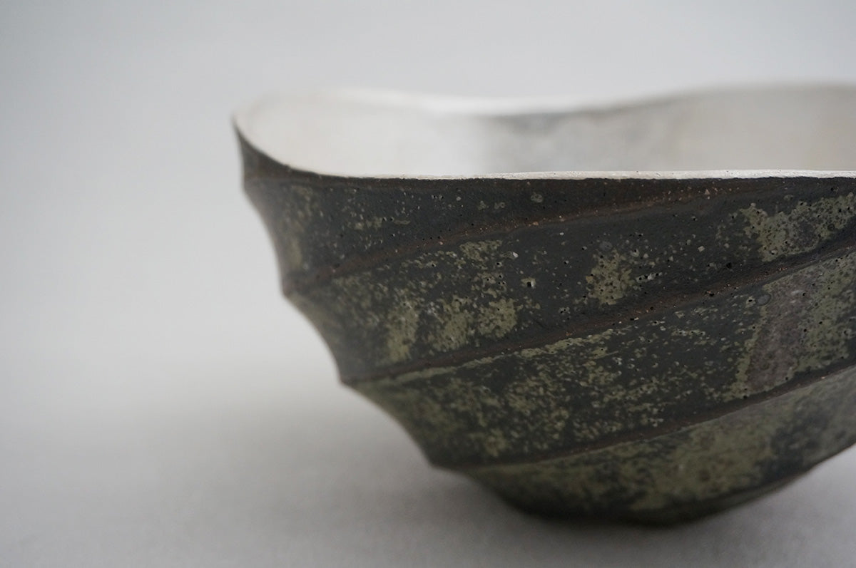 95 炭化 Spiral 銀彩ボウル
