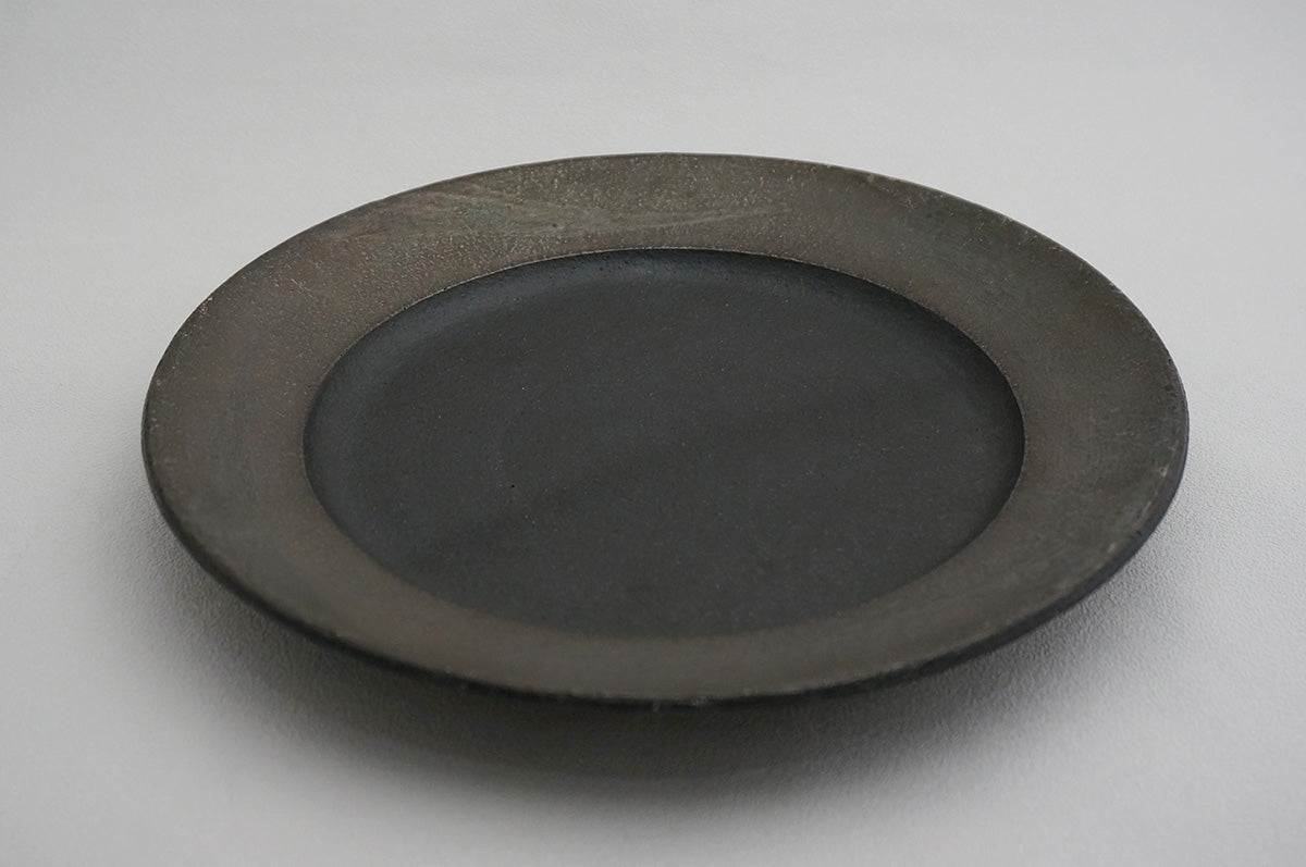 96 燻し銀彩 釉彩 8寸リム皿