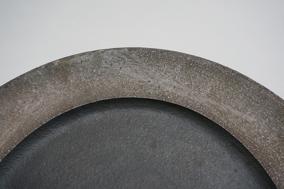 96 燻し銀彩 釉彩 8寸リム皿