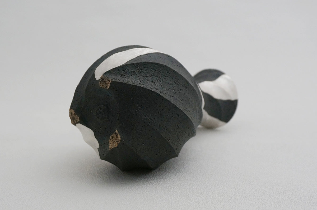 99 ブラック Spiral 銀彩花器 2