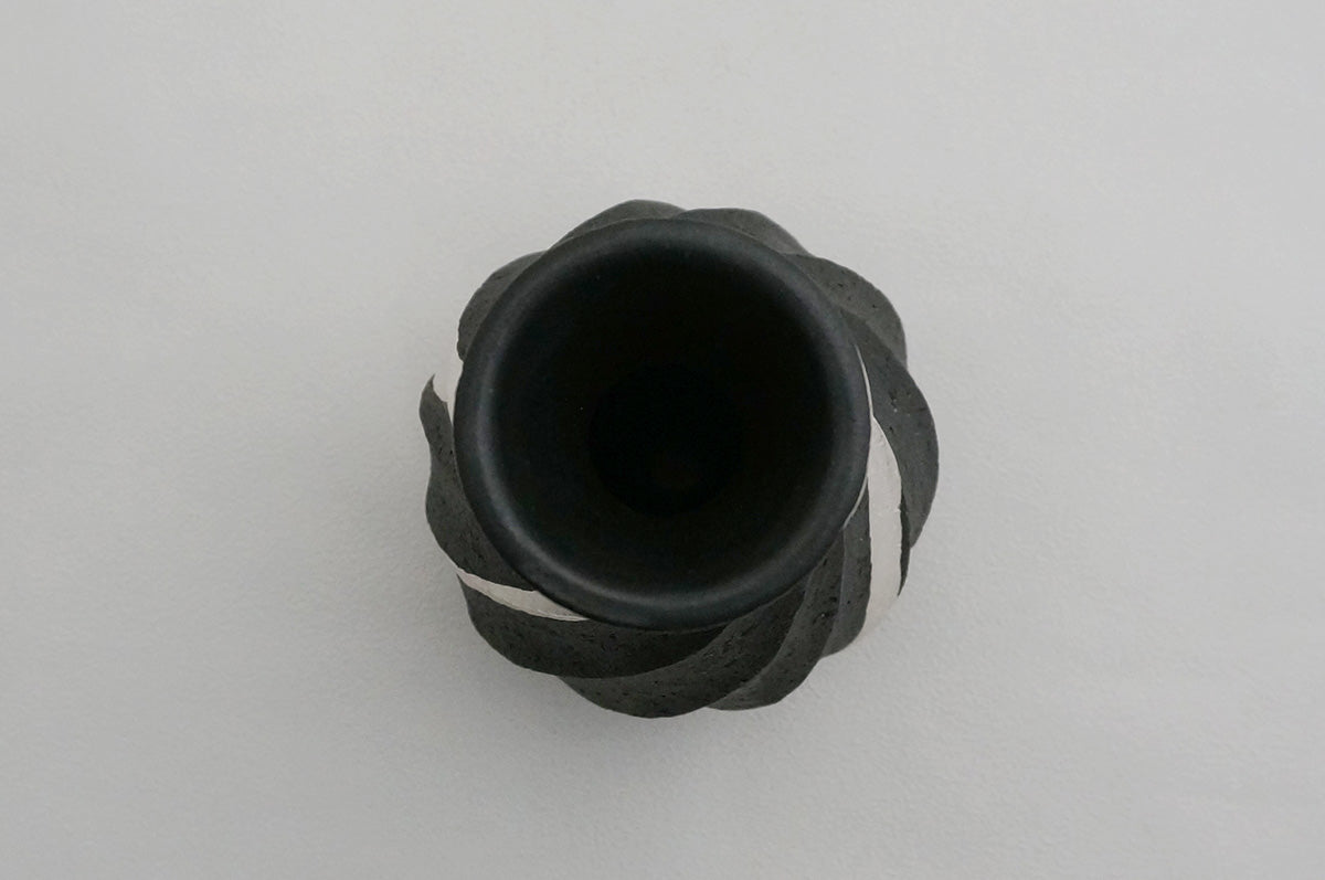 99 ブラック Spiral 銀彩花器 2