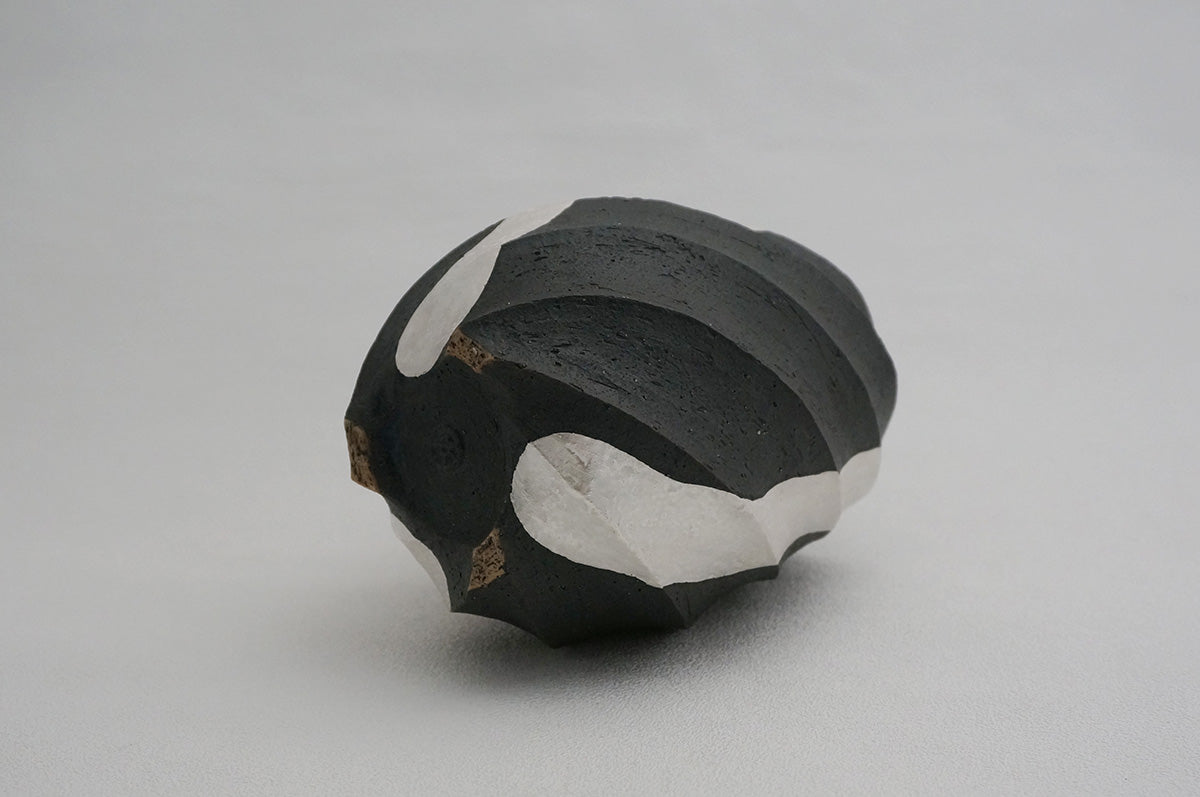 100 ブラック Spiral 銀彩花器 3