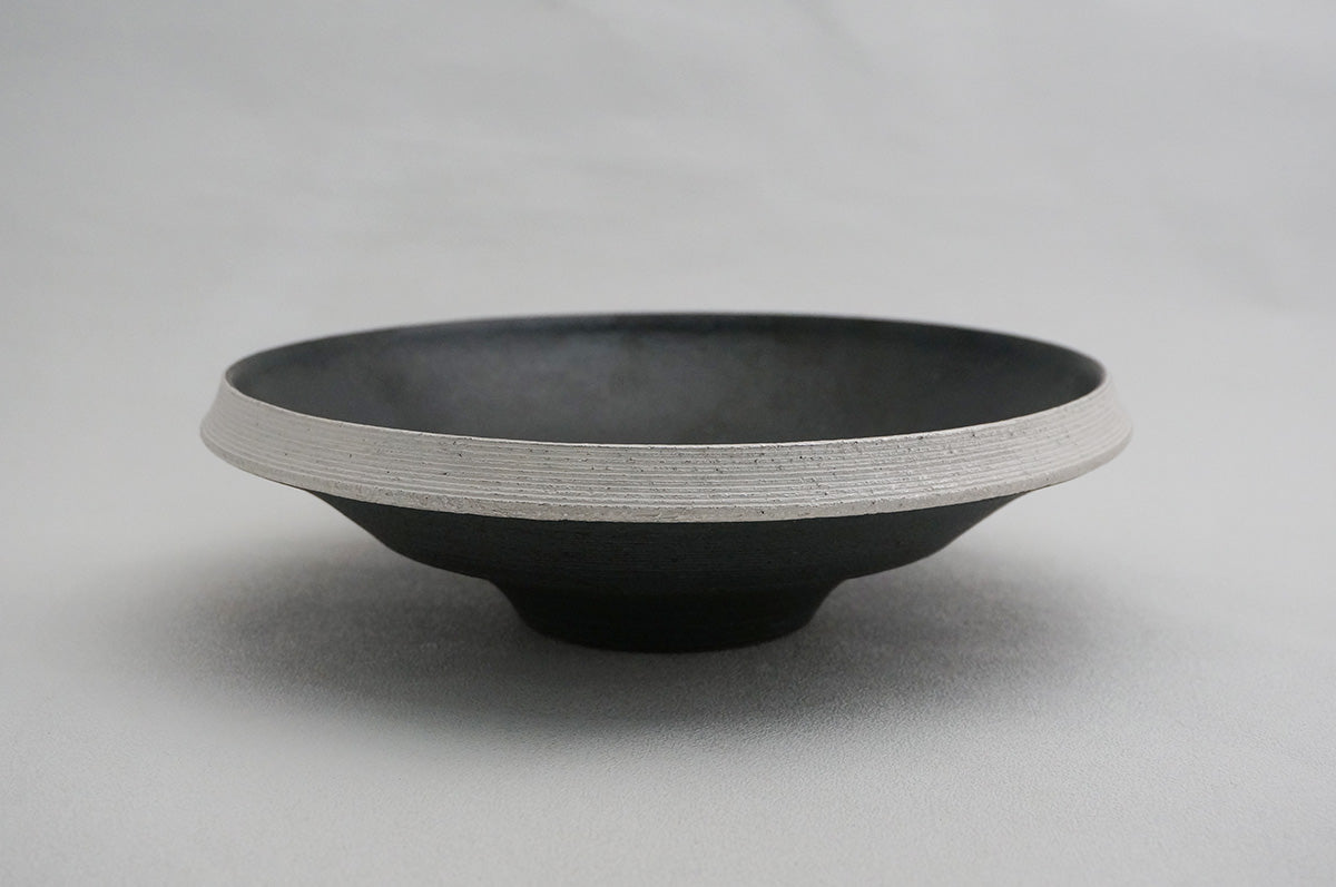 02-11 ナローボーダー 7寸鉢（外銀）