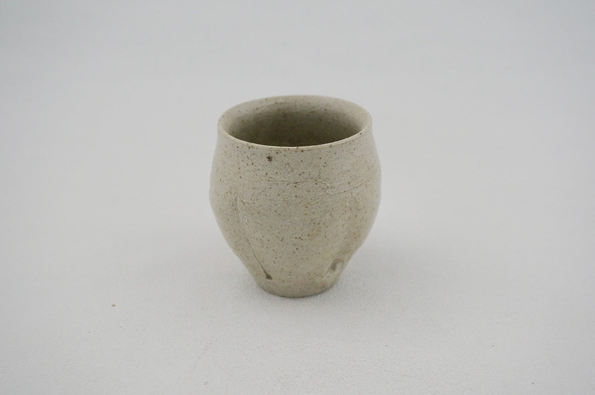 008 立ぐいのみ 白(138-140)