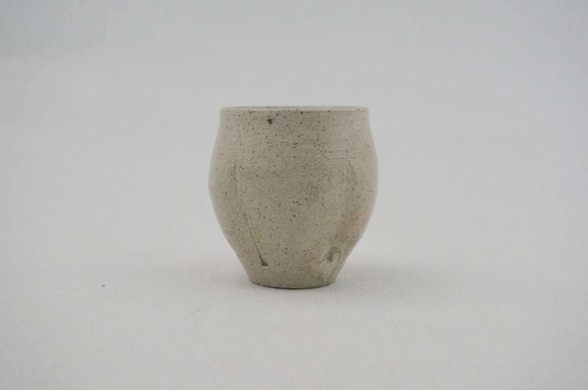 008 立ぐいのみ 白(138-140)