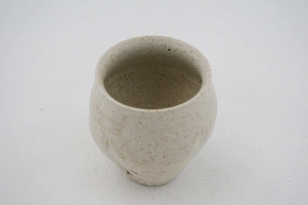 008 立ぐいのみ 白(138-140)