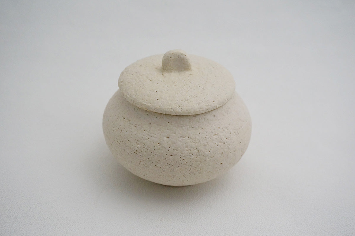 004 蓋物