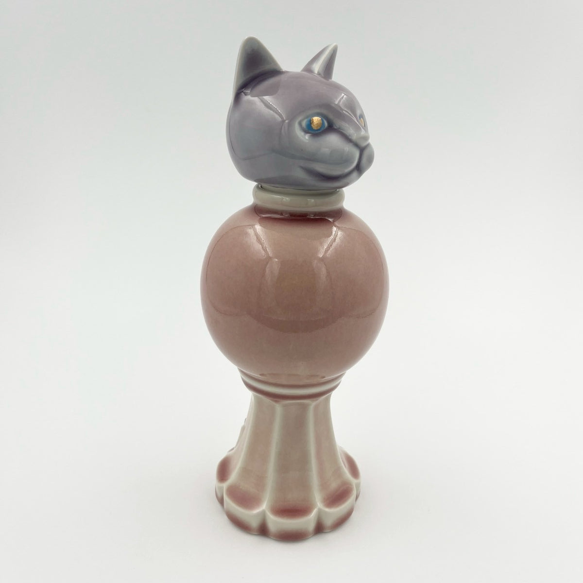 Cat paw Dorothy