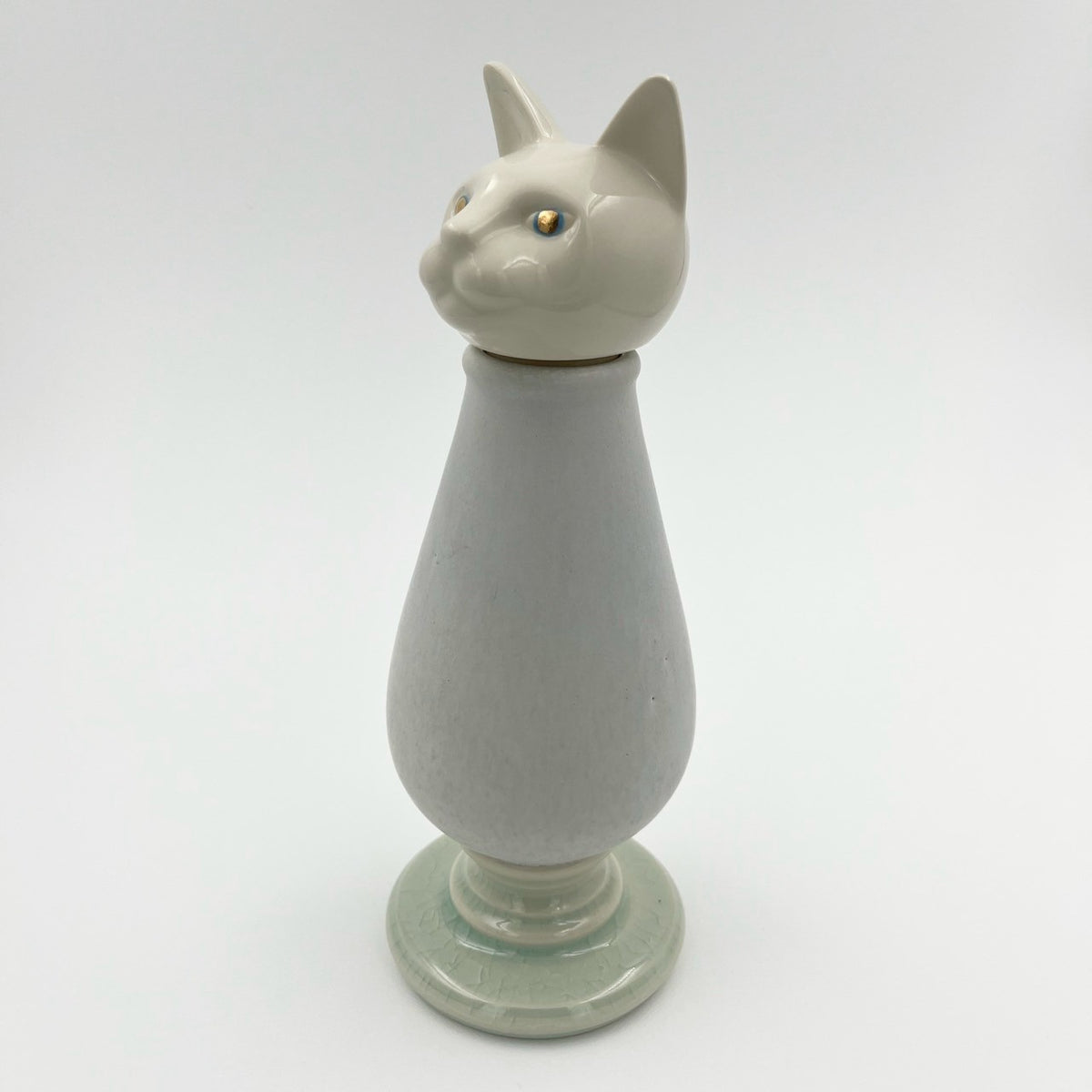 Cat paw Lagos