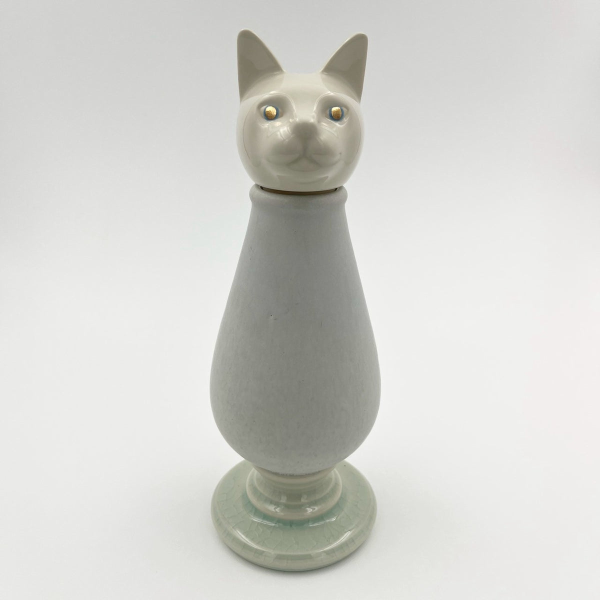 Cat paw Lagos