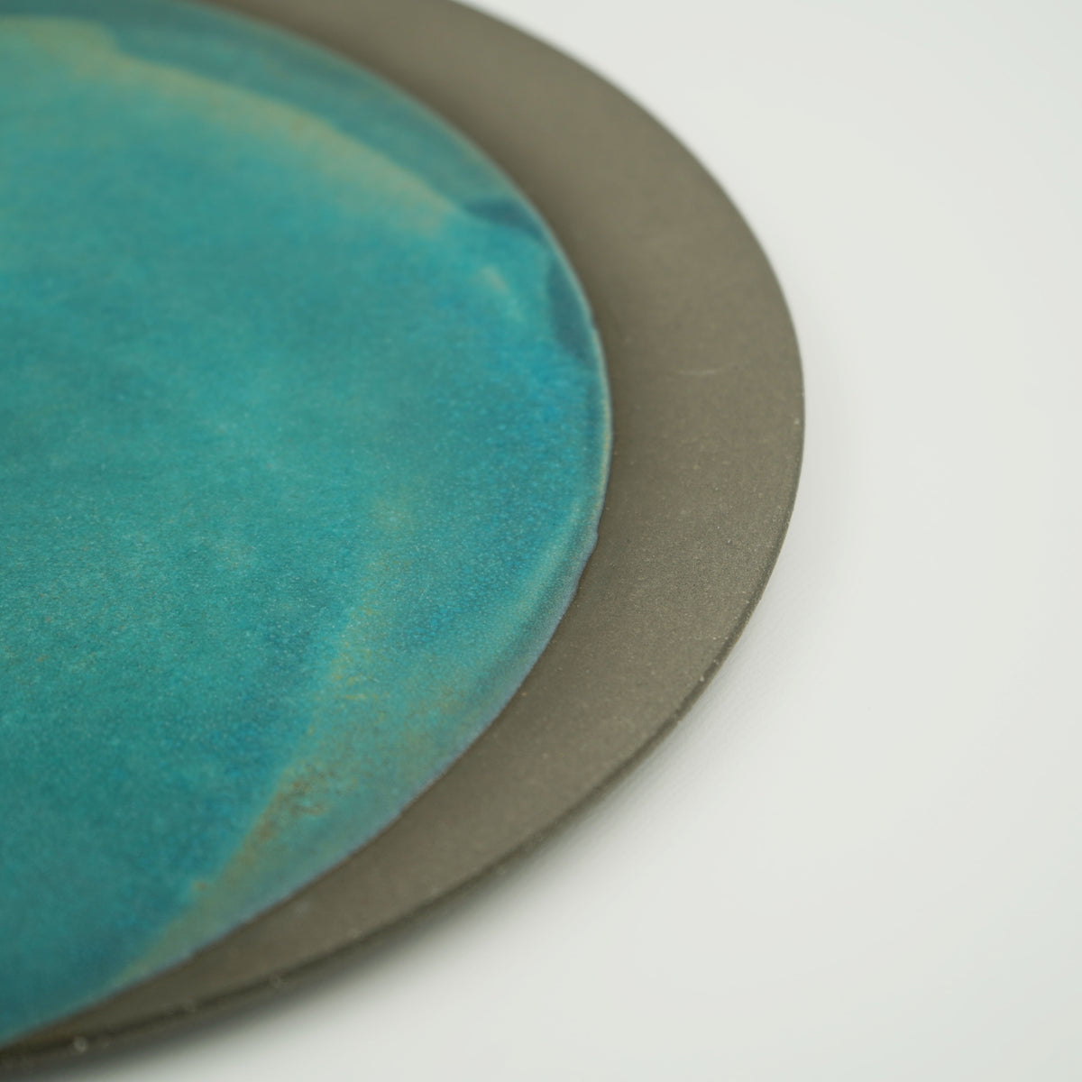 黒碧釉　8寸フラットプレート　月