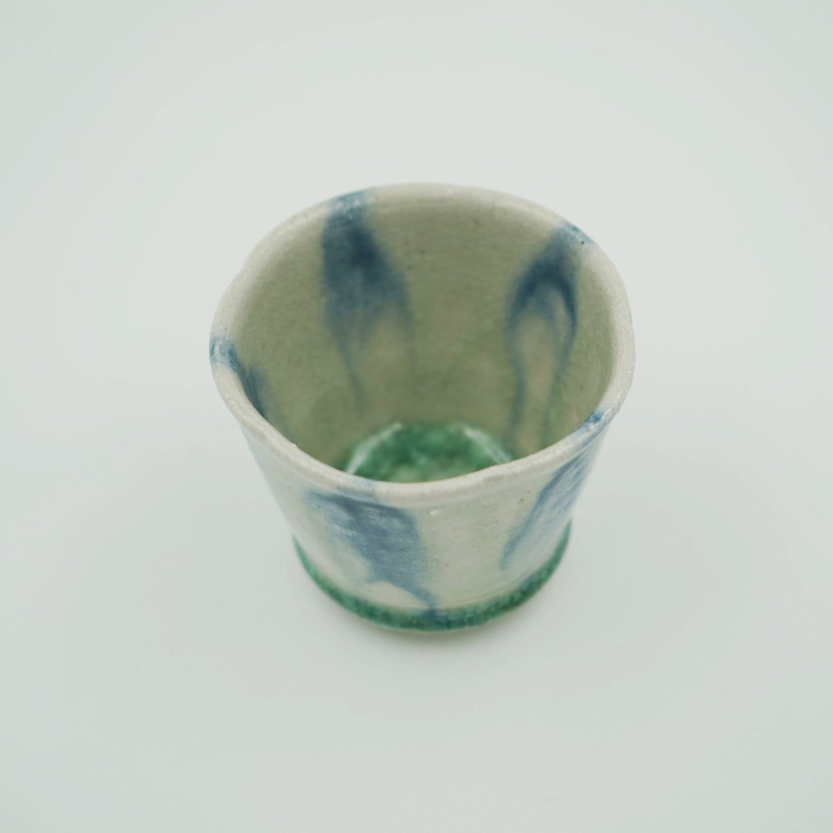 灰釉 輪花ぐい呑