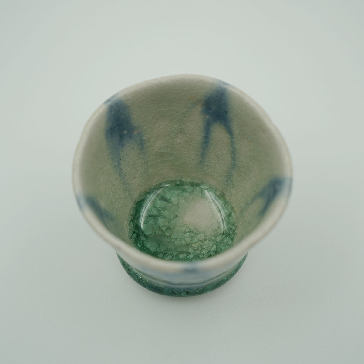 灰釉 輪花ぐい呑