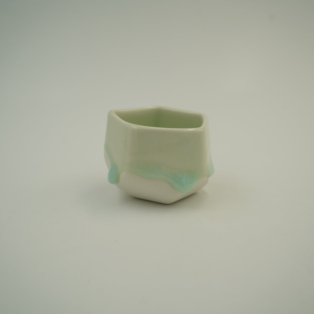 ぐい呑み　角