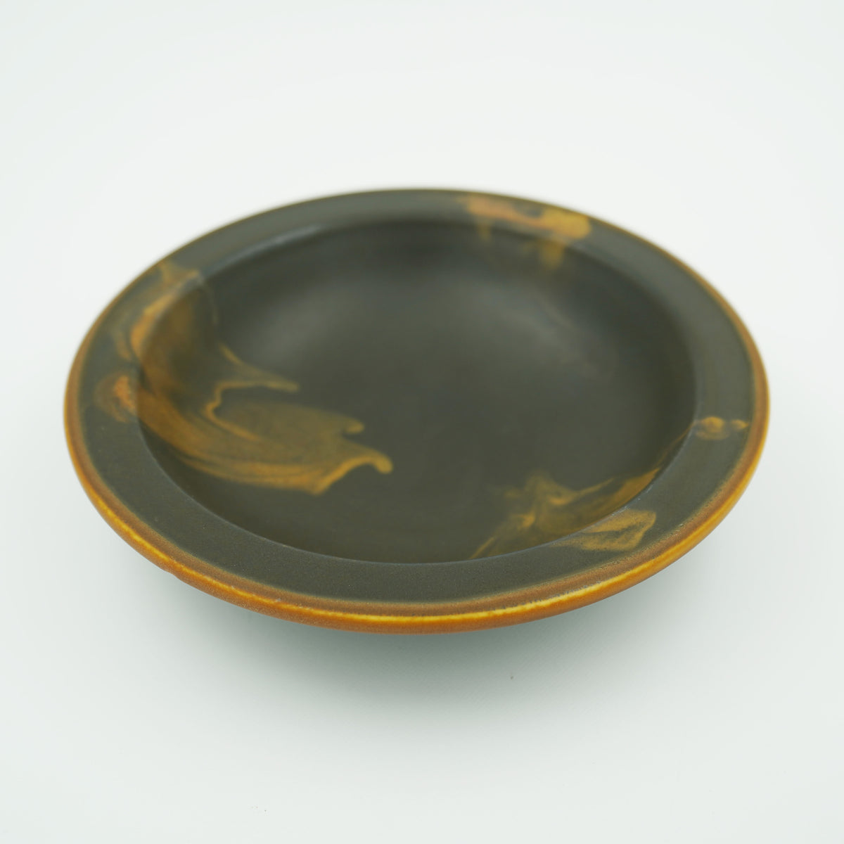 SLIP WARE MATTE RIM PLATE