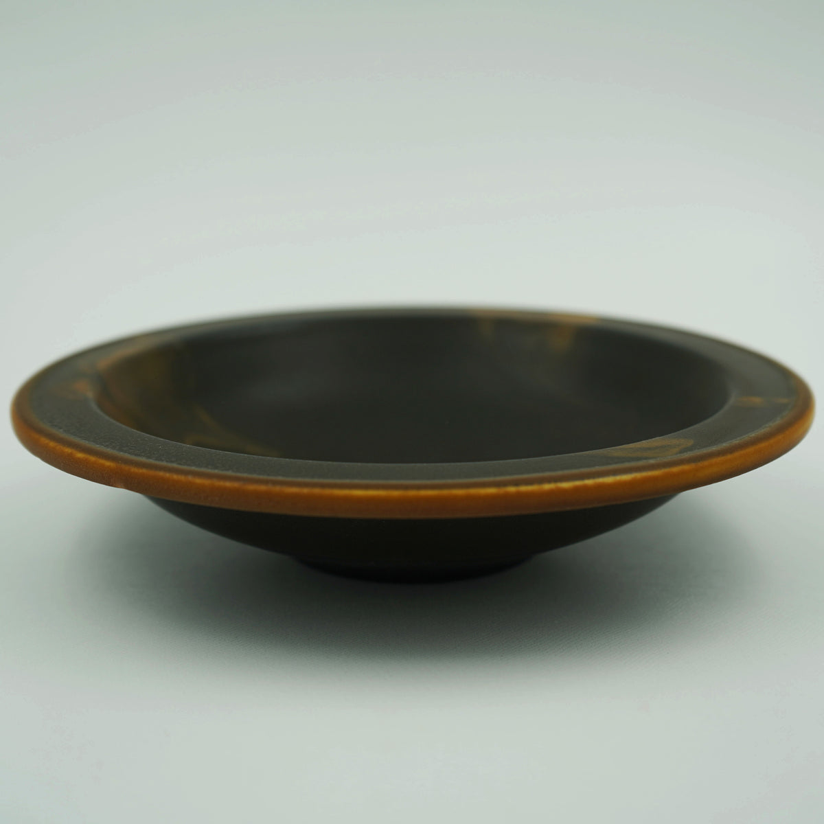 SLIP WARE MATTE RIM PLATE