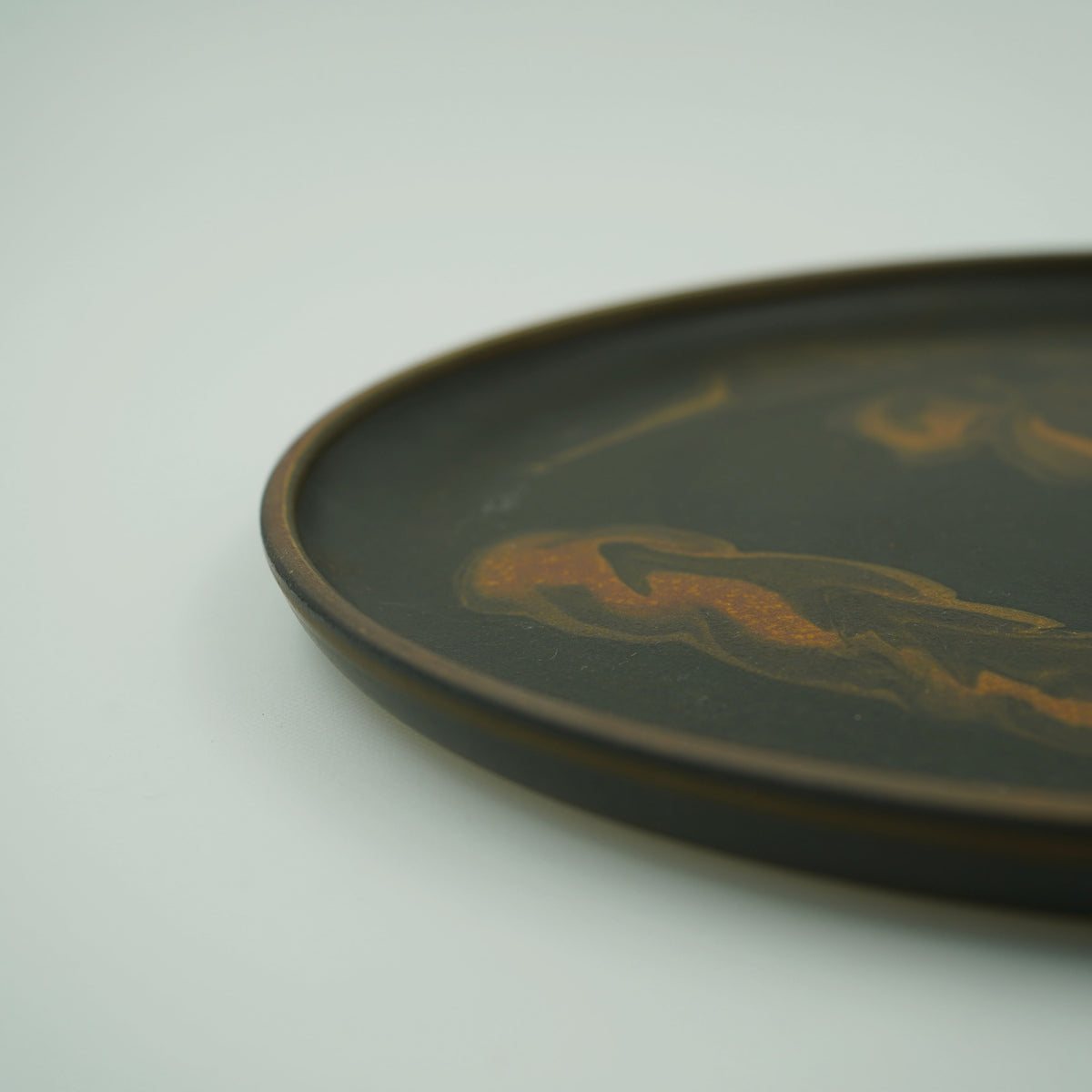 SLIP WARE MATTE ROUND PLATE(L)