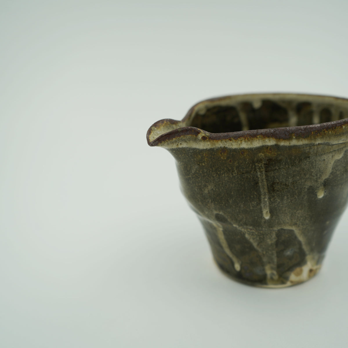 片口　ヒノキ釉