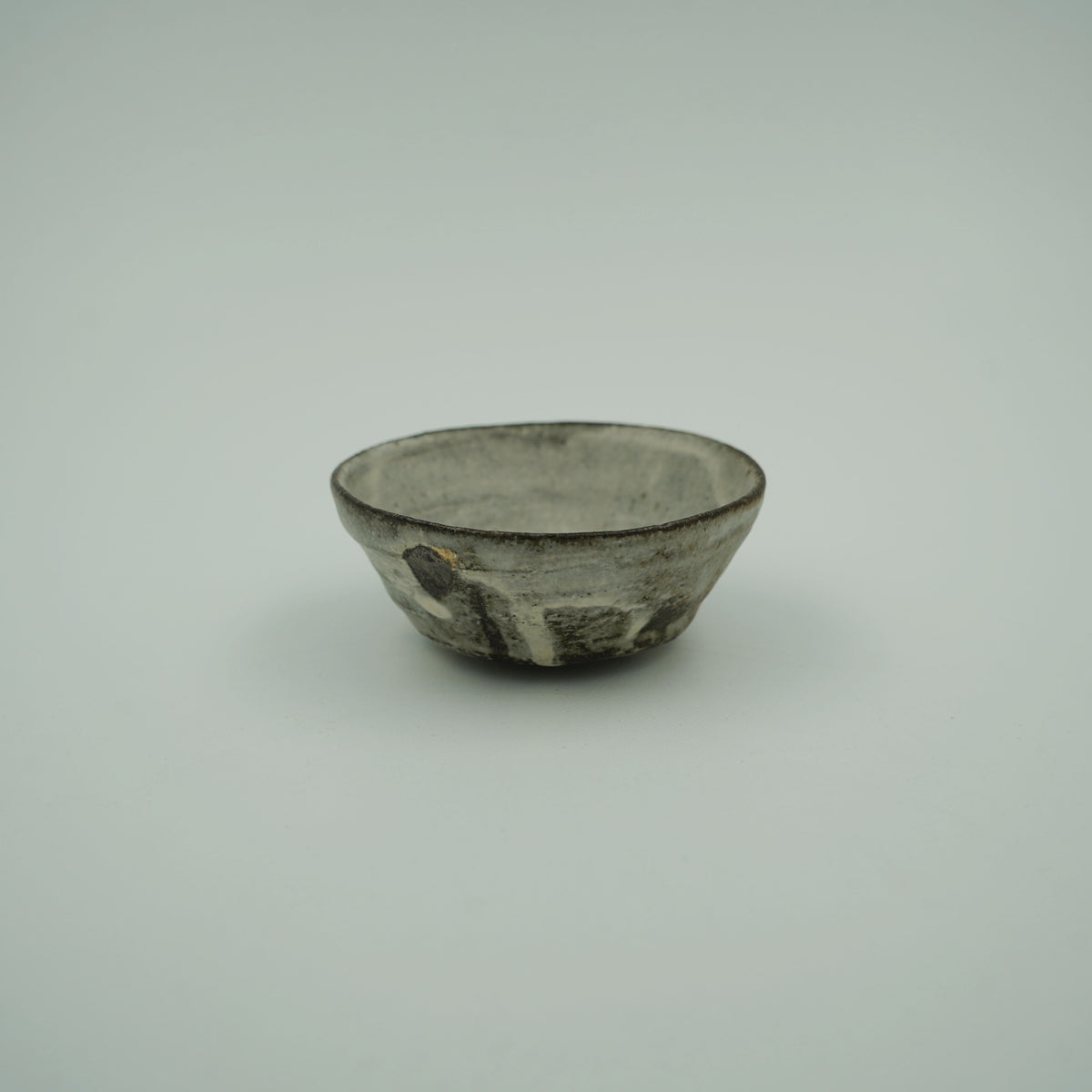 ぐい呑　粉引き