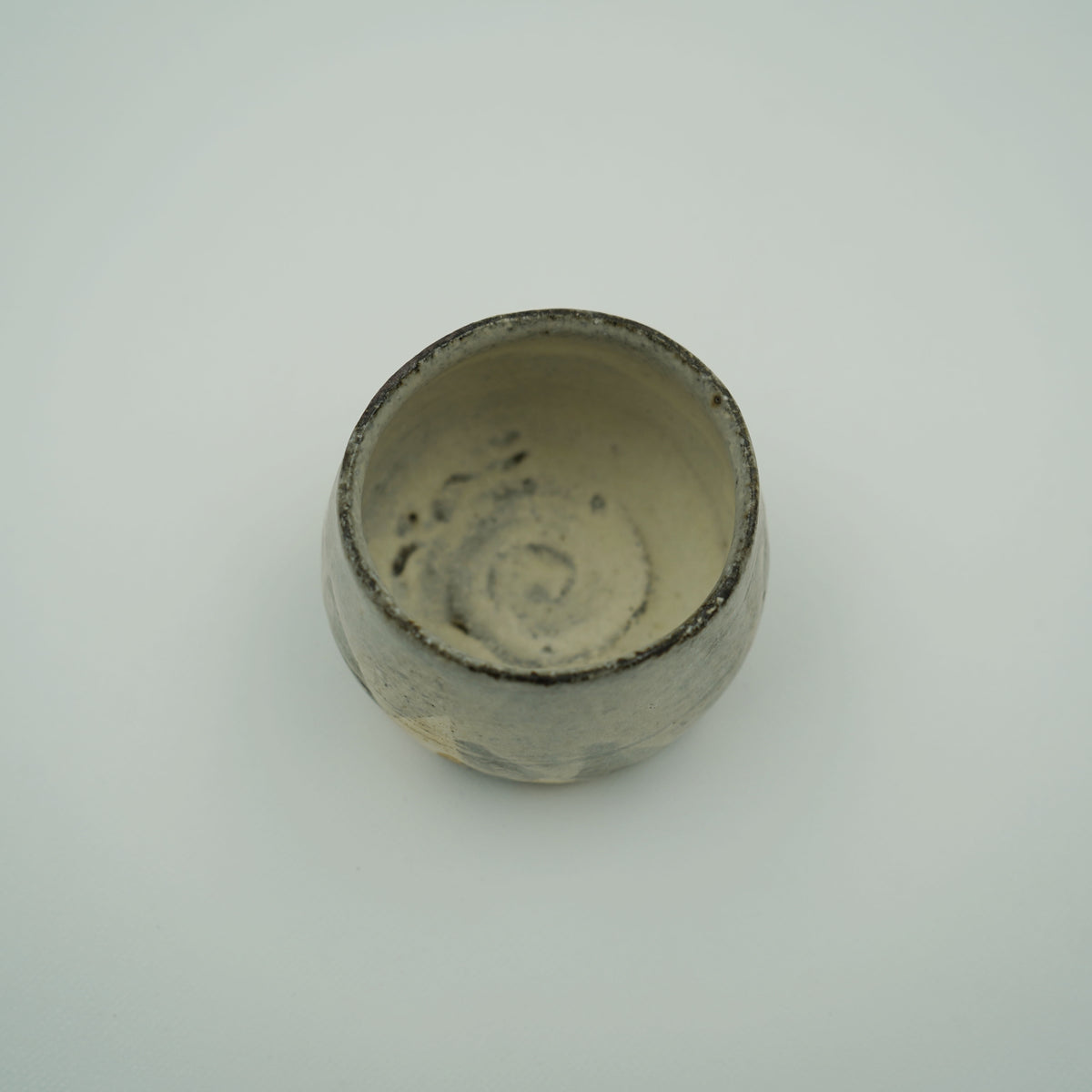 ぐい呑　粉引き