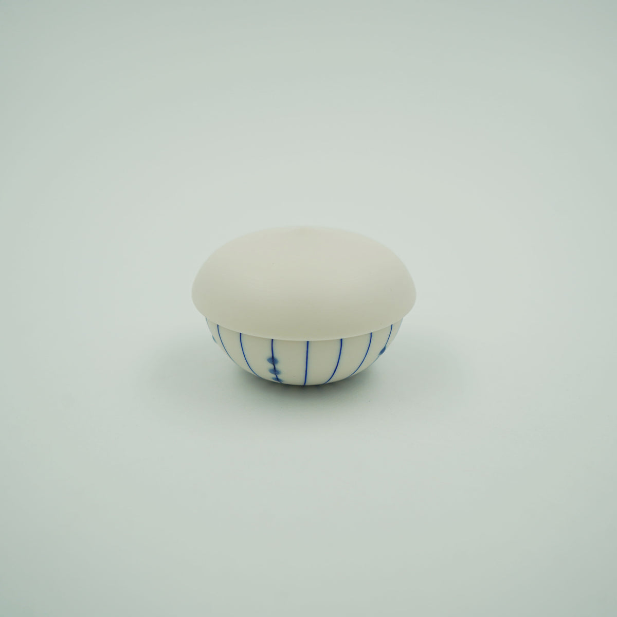 雨雲　蓋物　小