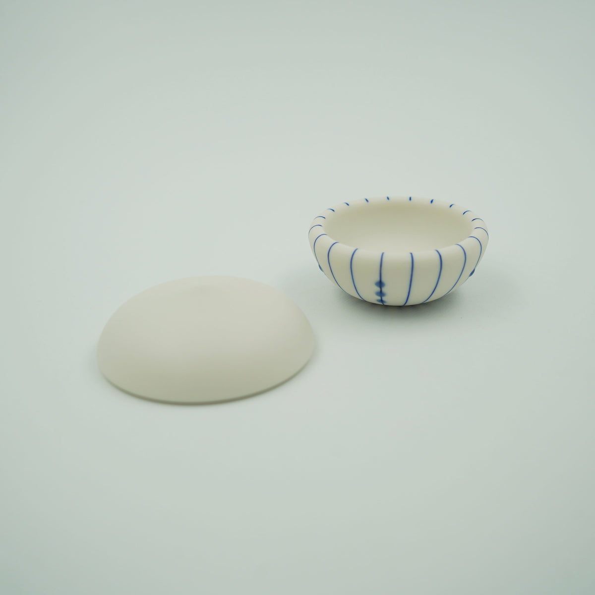 雨雲　蓋物　小