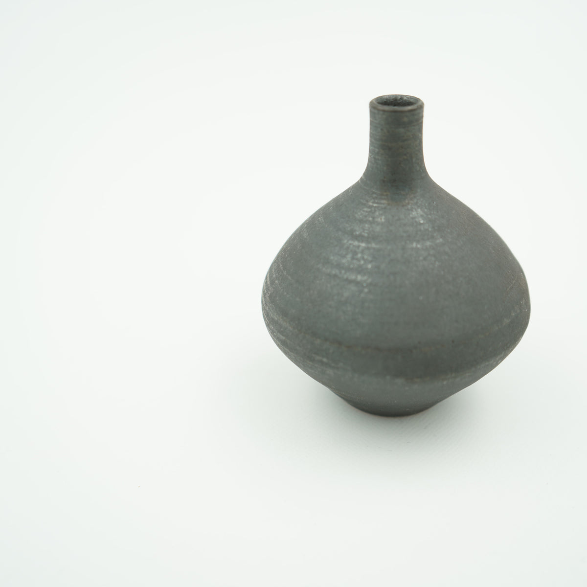 涙壺　ブラック　B