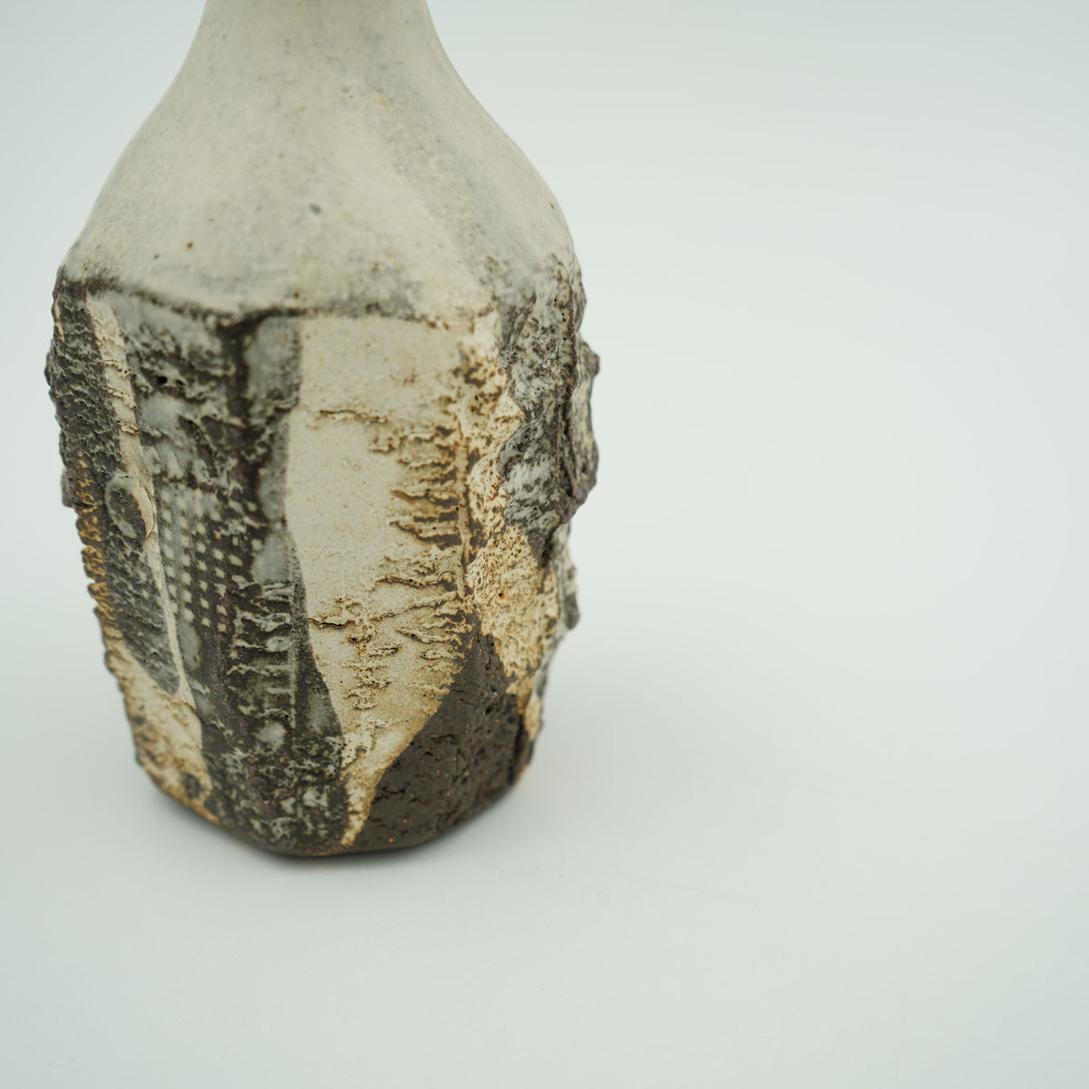 炭化粉引一輪挿し①