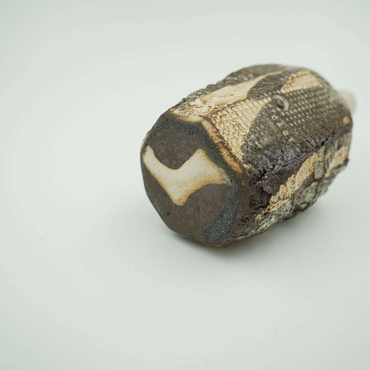 炭化粉引一輪挿し①