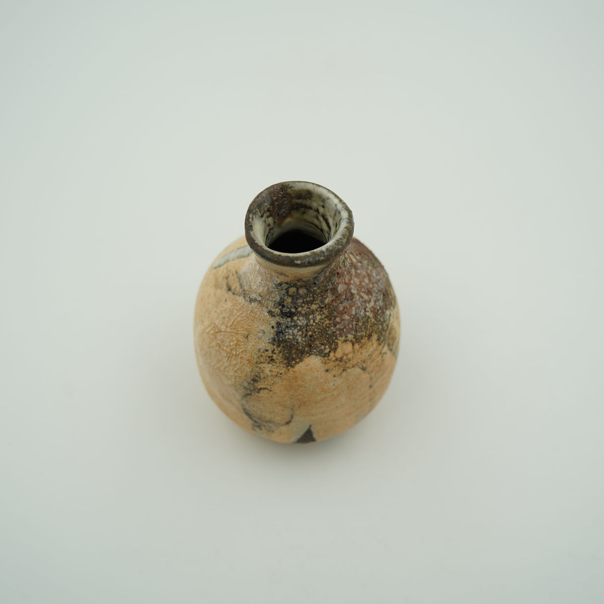 炭化粉引一輪挿し②