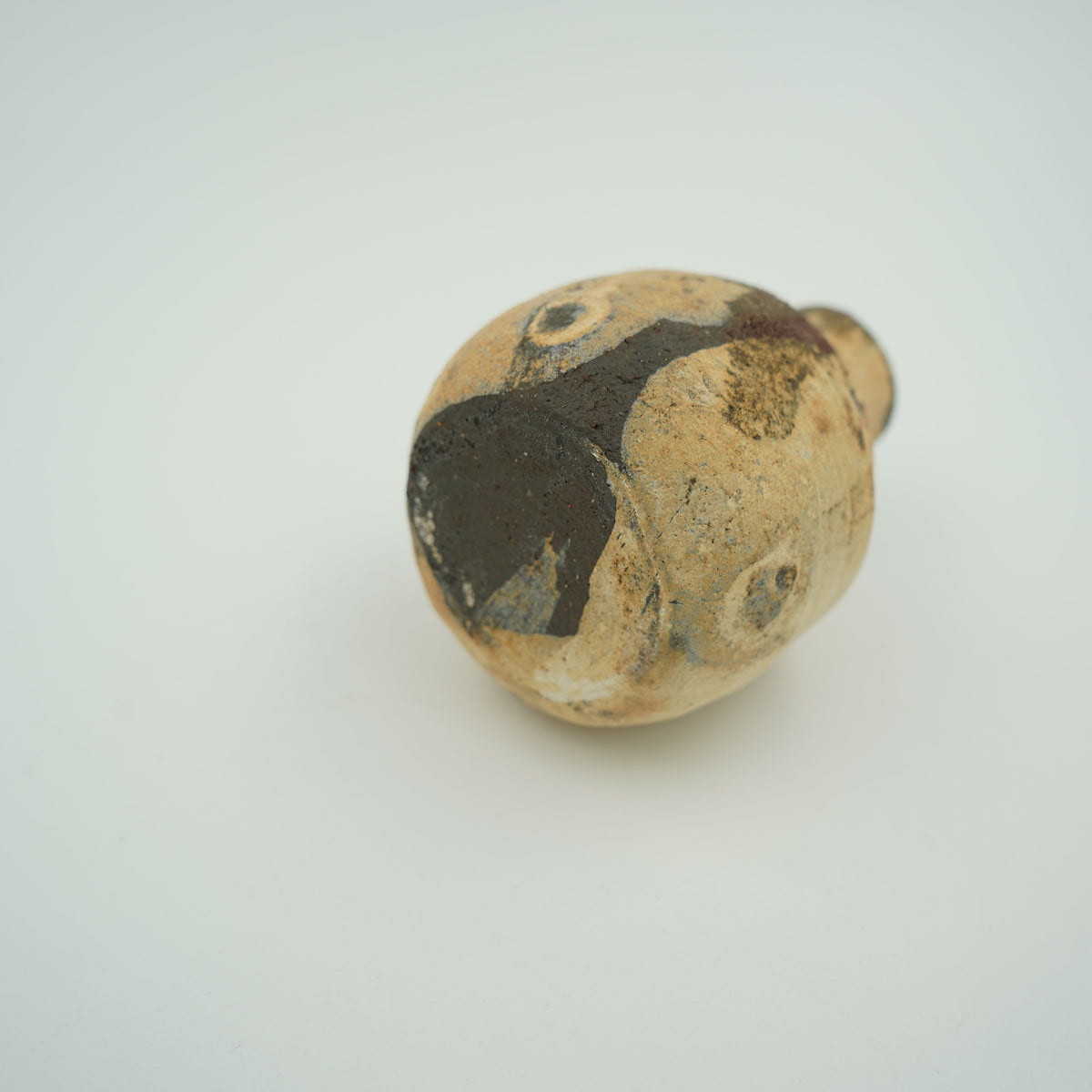 炭化粉引一輪挿し②