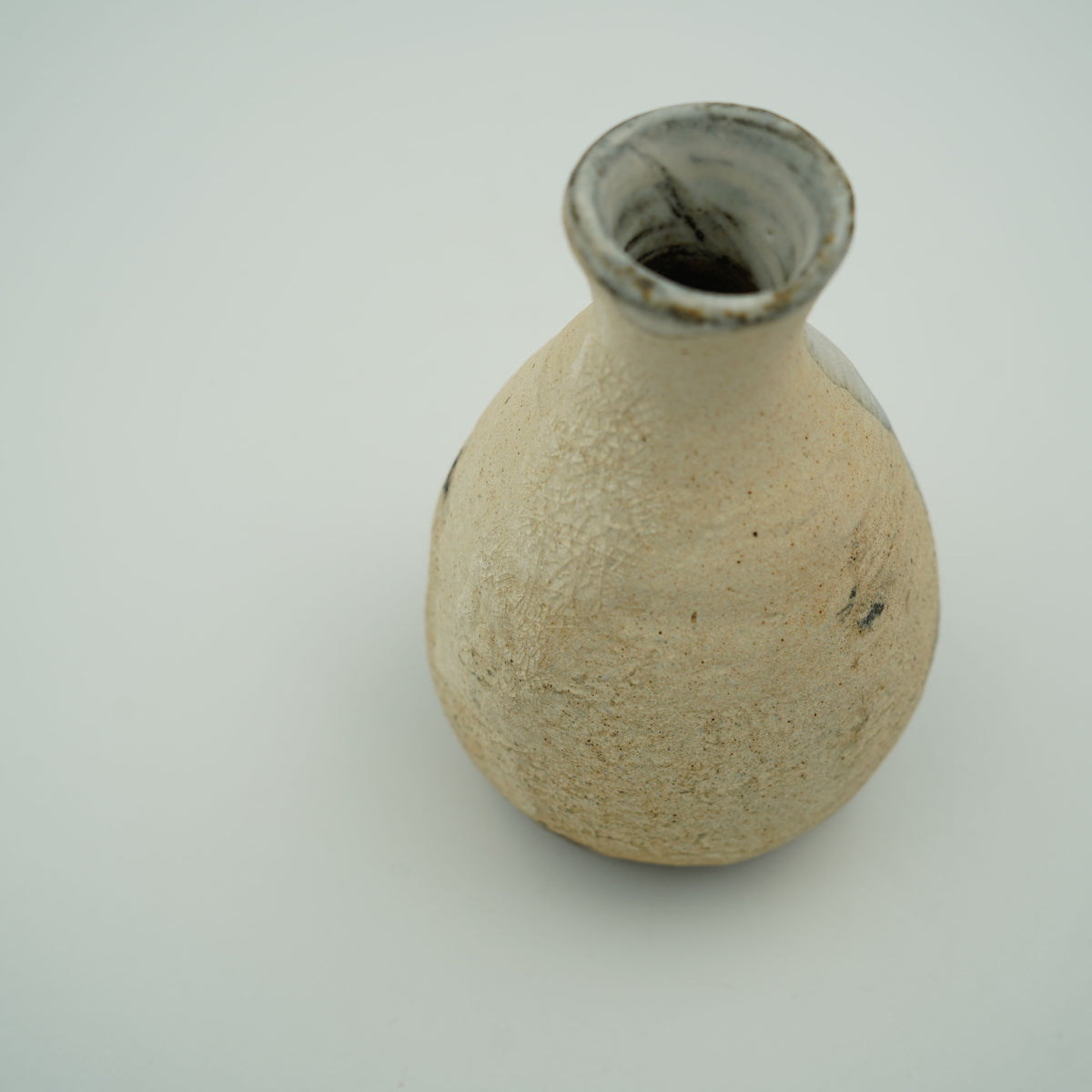 炭化粉引一輪挿し②