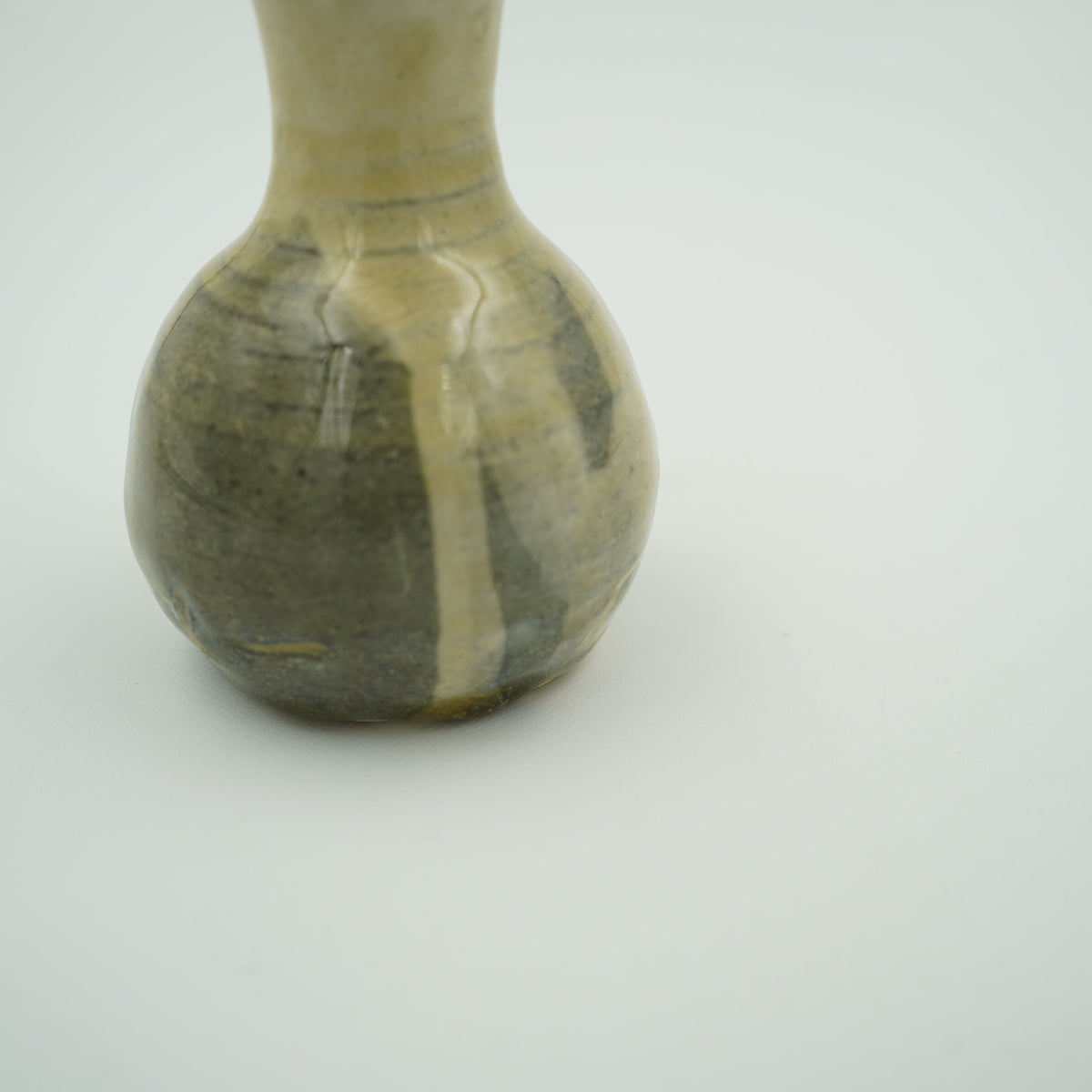 ヒノキ釉一輪挿し