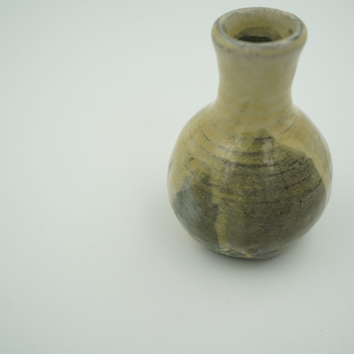 ヒノキ釉一輪挿し