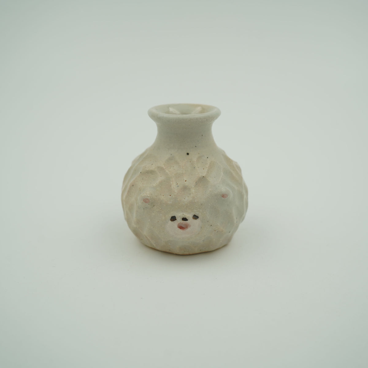 クマ頭一輪挿し